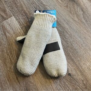 Isotoner Cream Fleece Mittens